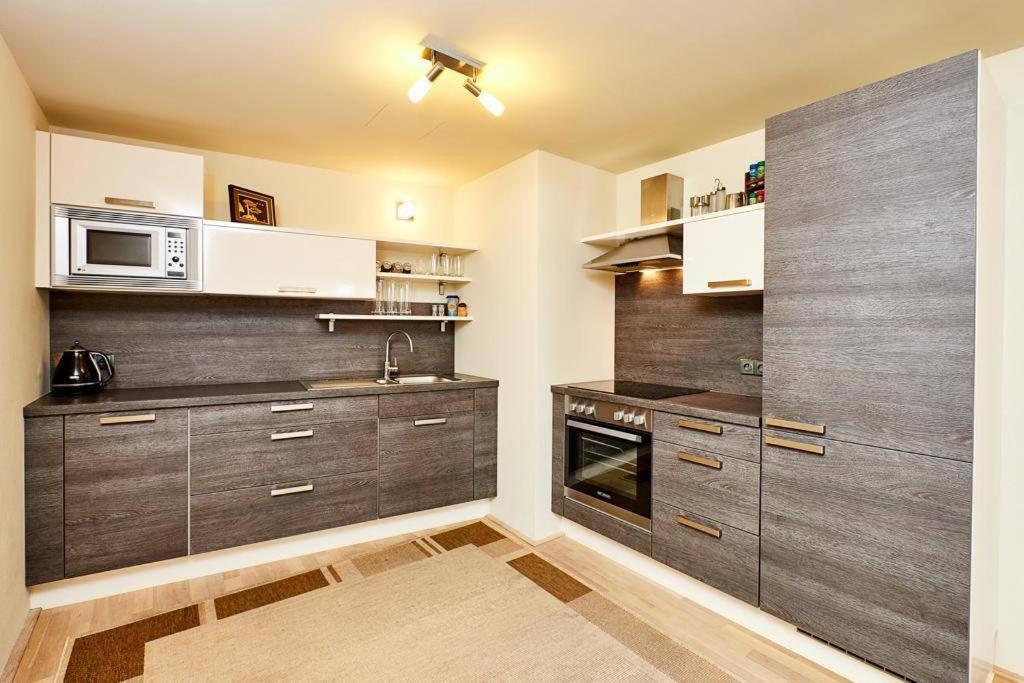 Luxury Apartment In Prague And Free Parking Εξωτερικό φωτογραφία