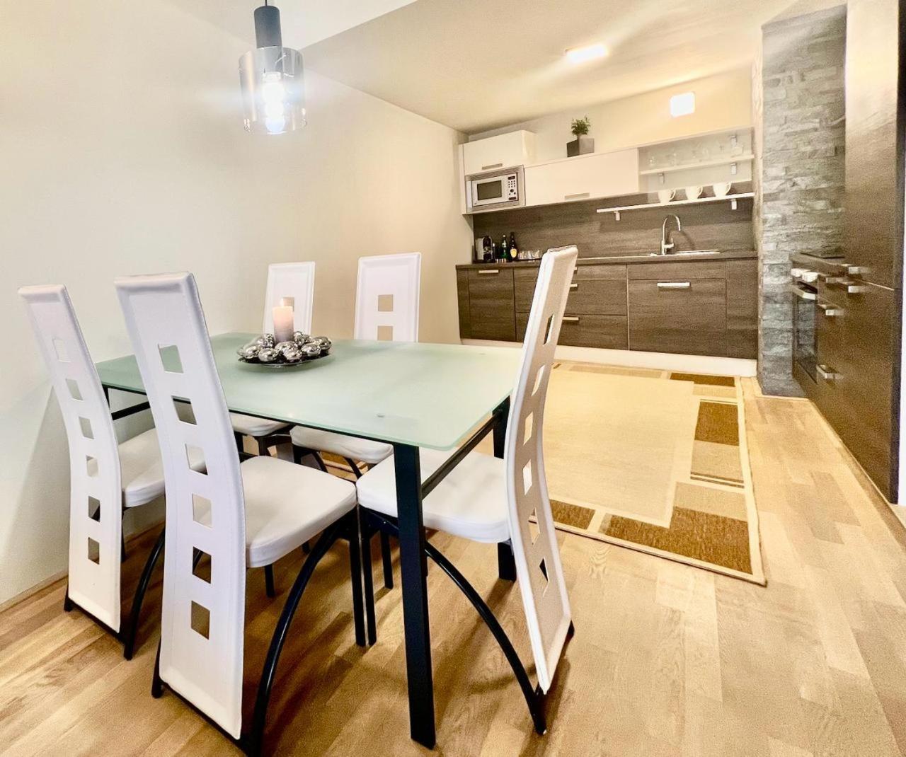 Luxury Apartment In Prague And Free Parking Εξωτερικό φωτογραφία